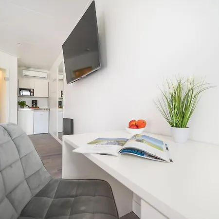 Waterfront Апартаменты